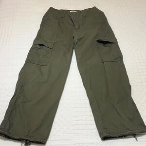 Men's Olive Cargo Pants - Classic Utility Style
